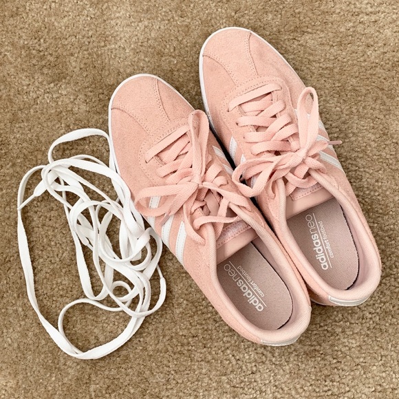 {keywor d} adidas blush